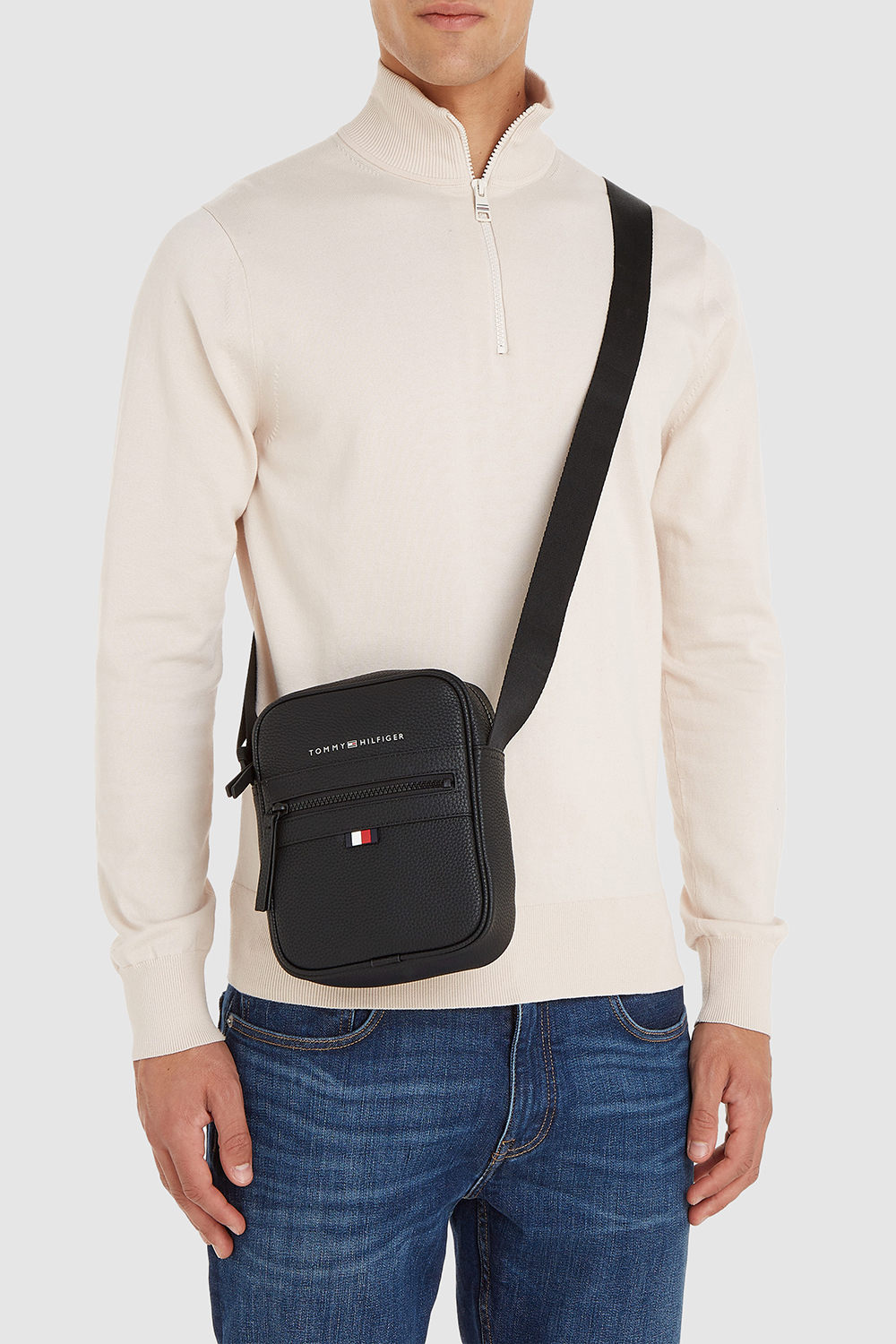 תמונת כל הלוק של תיק צד